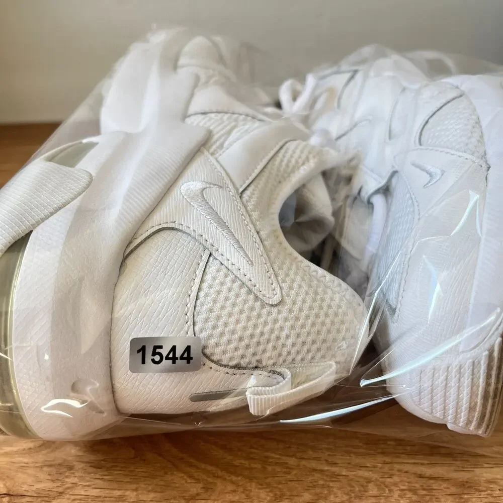 Nike Air Max Graviton Sneakers AT4404-100 White Women's Size US 11 Men's 9.5